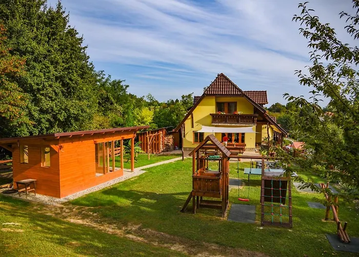 Mokus Vendeghaz בית הארחה 4*